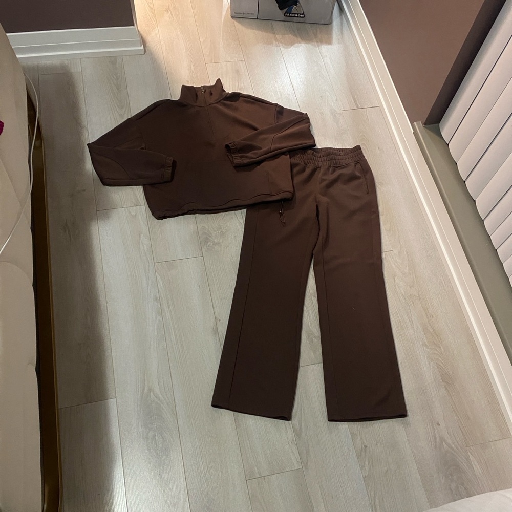 SPYDER⭐️Chocolate 2 piece set❤️Comfy!